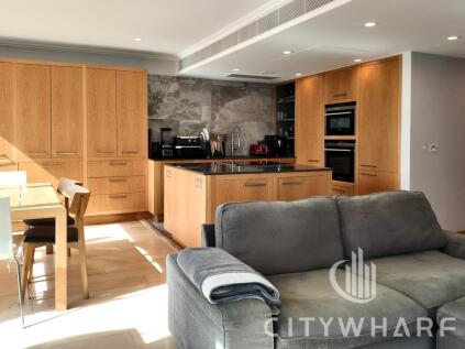 Apartment , Hertsmere Road, London