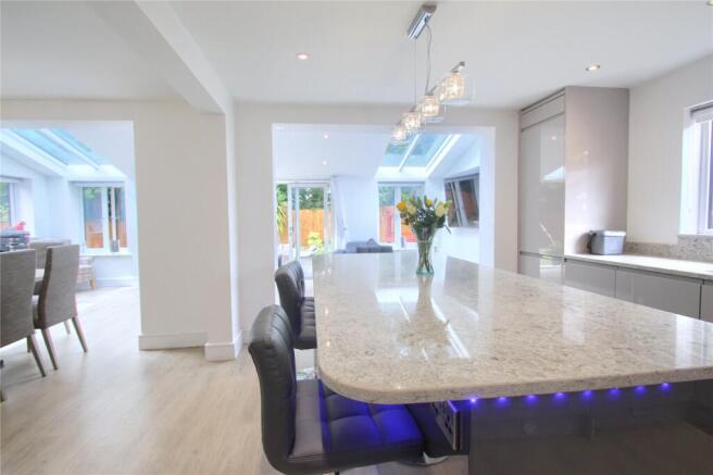 4 bed Detached for sale Image 10