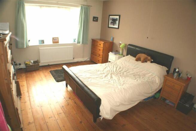 BEDROOM 1: