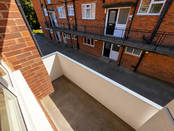 2 bed Flat for sale Image 9