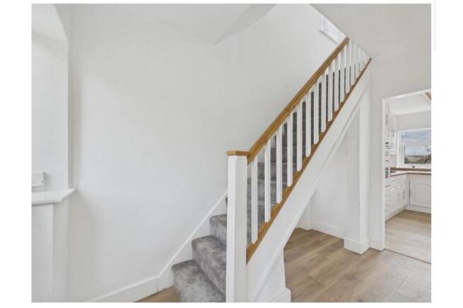 3 bed Semi-Detached for sale Image 7