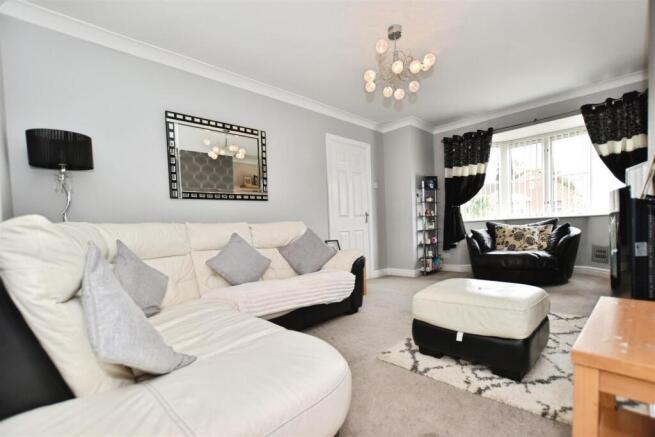 3 bed Detached for sale Image 4