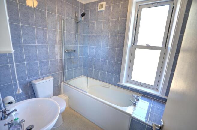 2 bed Flat for sale Image 7