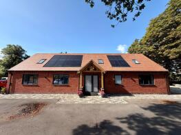 Sandiacre, Sandy Lane, Blackdown, Leamington Spa CV32 6QS