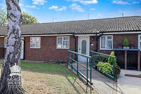 Pine Close, Wickford