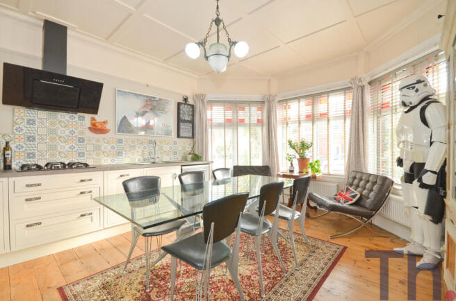 Dining Area with Ornate Bay Window.JPG