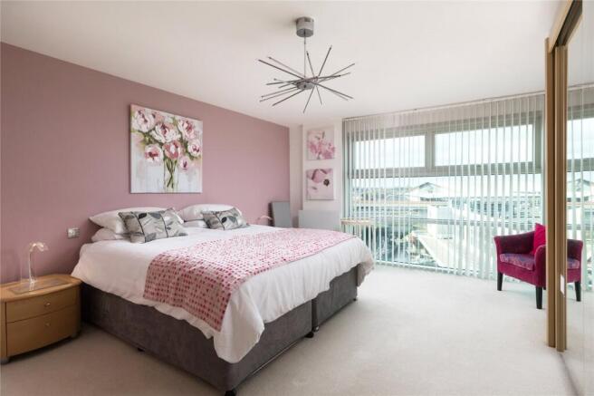 2 bed Penthouse for sale Image 8