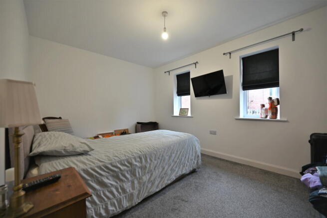 1 bed Apartment to rent Image 8