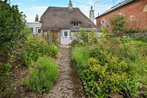 White Cottage, The Thicket, Leckhampstead, Newbury RG20 8QW