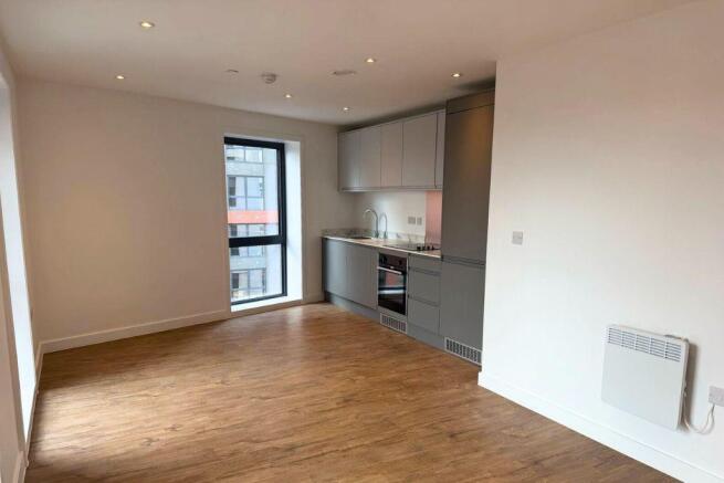 3 bed Apartment for sale Image 10
