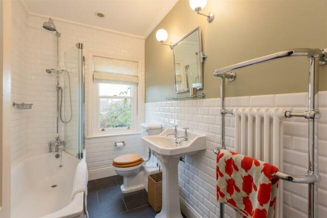 The Avenue 10 Bathroom WC-1.jpg