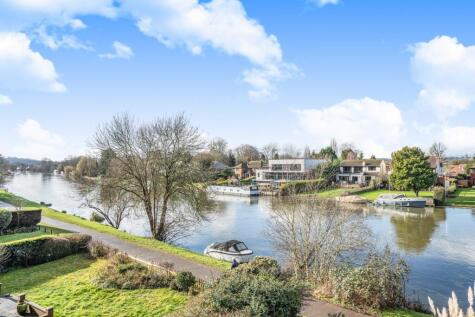 Thames Side, Staines-upon-Thames, TW18