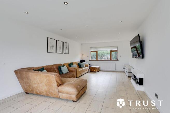3 bed Detached for sale Image 5
