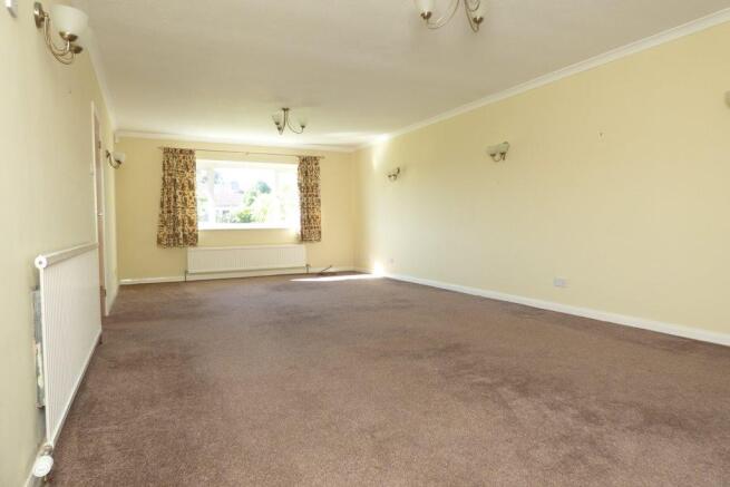 Ferry Road, lounge