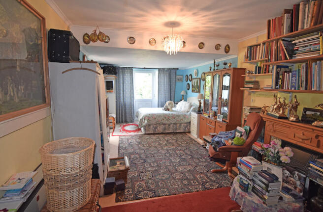 bedroom / lounge