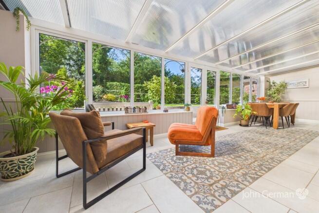 Rowbury Drive, Burton-on-Trent photo 4