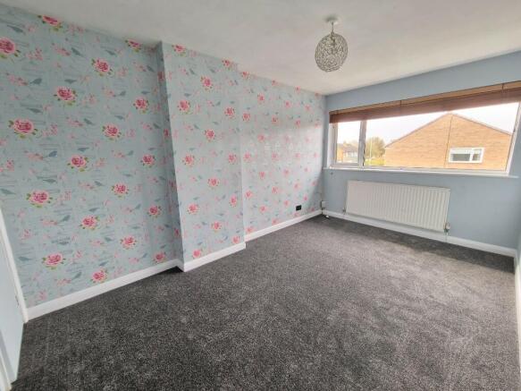 3 bed Semi-Detached to rent Image 10