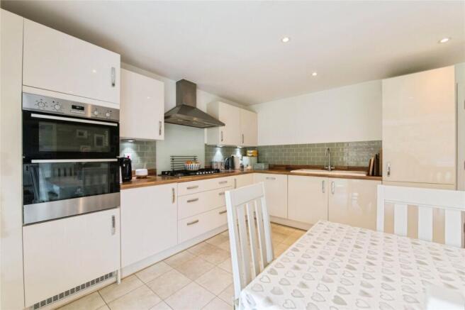 Trott Close, Cullompton, Devon, EX15 photo 4