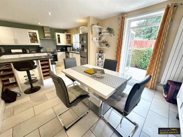 Manor Road, Radipole, Weymouth, Dorset photo 3