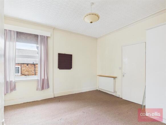 4 bed Semi-Detached for sale Image 10