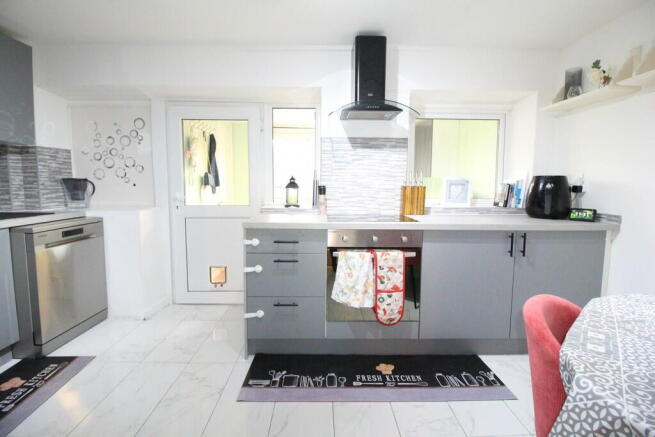 Kitchen/dining ro...