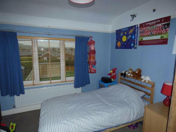 BEDROOM 2