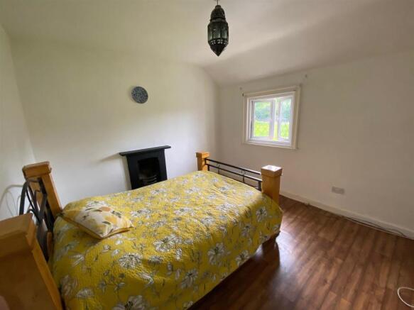 Bedroom 1.jpg