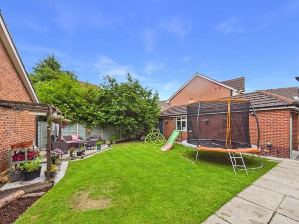 4 bed Detached for sale Image 4
