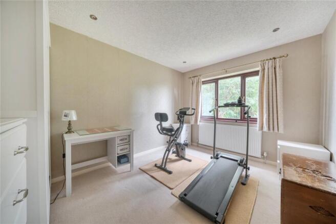 5 bed Detached for sale Image 11