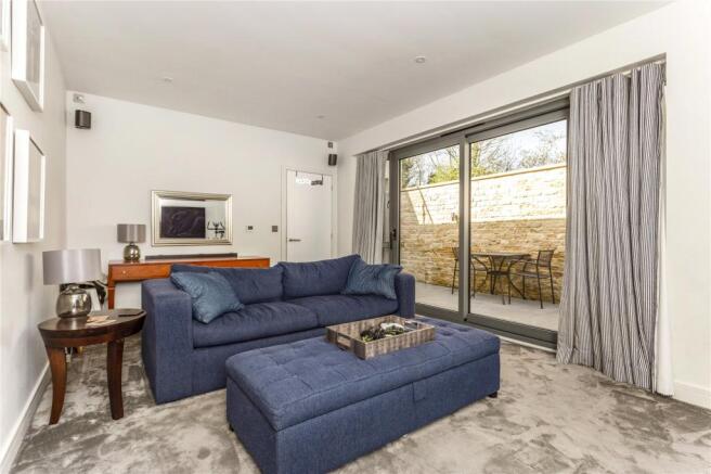 Sitting Room/Bed 5