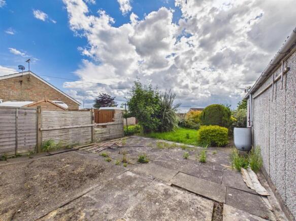 2 bed Semi-Detached Bungalow for sale Image 9