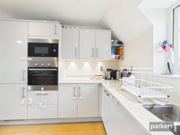 Louden Square, Earley, Reading, Berkshire, RG6 photo 4
