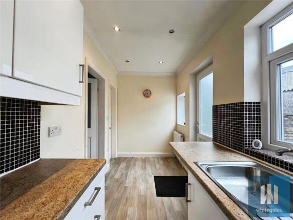 2 bed Terraced to rent Image 4
