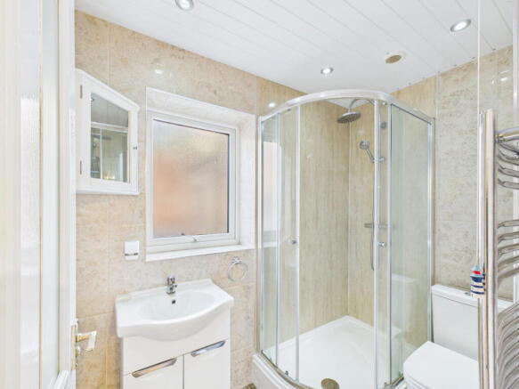 2 bed Apartment for sale Image 5