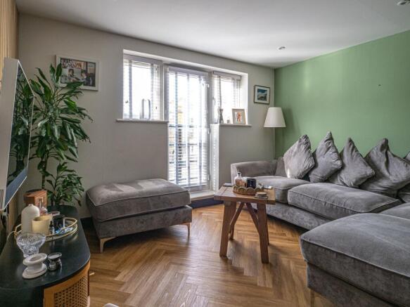 Loune/Kitchen/Dining