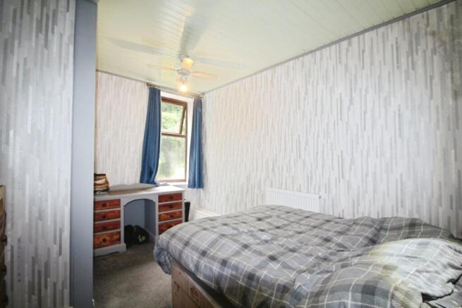4 bed Semi-Detached for sale Image 8