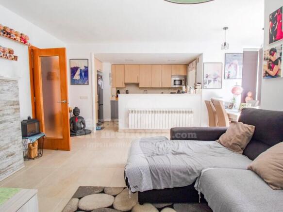 Triplex flat in Mahon