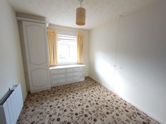 Bedroom 1.jpg