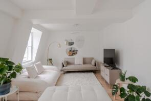 Apartment 5, 90, Great Portland Street, London W1W 7NT