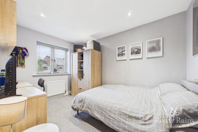 4 bed Semi-Detached for sale Image 12