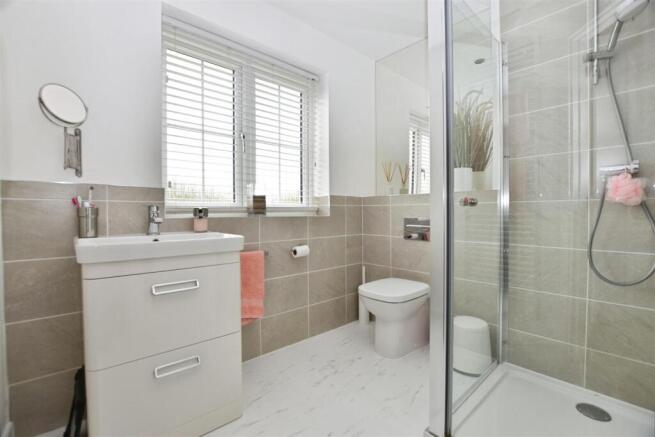 4 bed Detached for sale Image 12