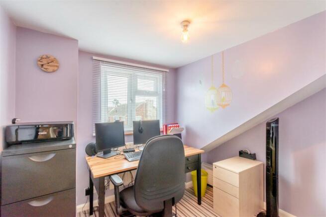 8567416-interior12.jpg