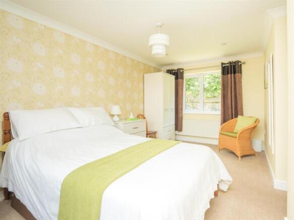 BEDROOM 2