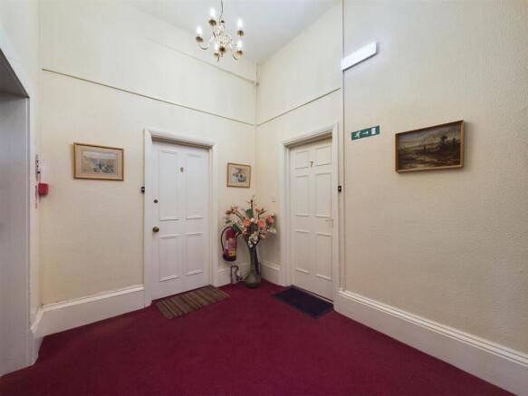 2 bed Flat for sale Image 8