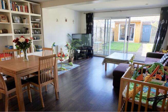 Lounge/Dining Room