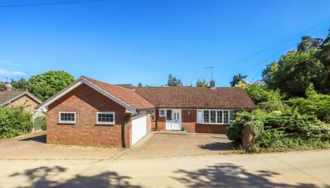 Old Frensham Road, Lower Bourne, Farnham, Surrey, GU10
