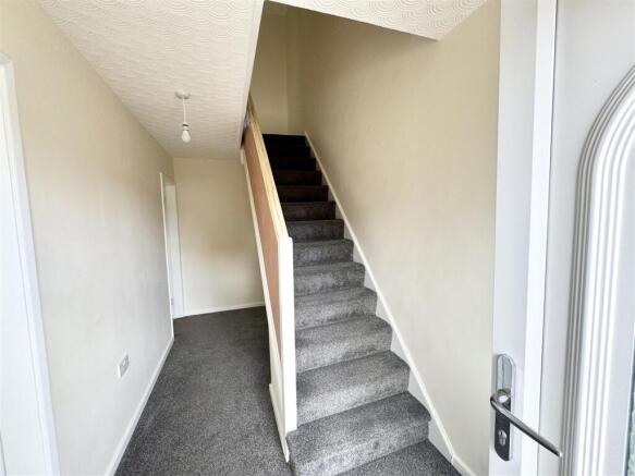 3 bed End of Terrace to rent Image 4