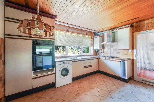 Fairway Close, Epsom, KT19 photo 4
