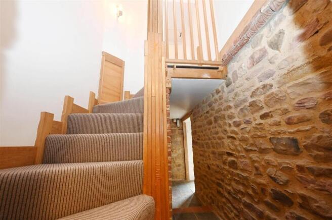 2 bed Semi-Detached for sale Image 6