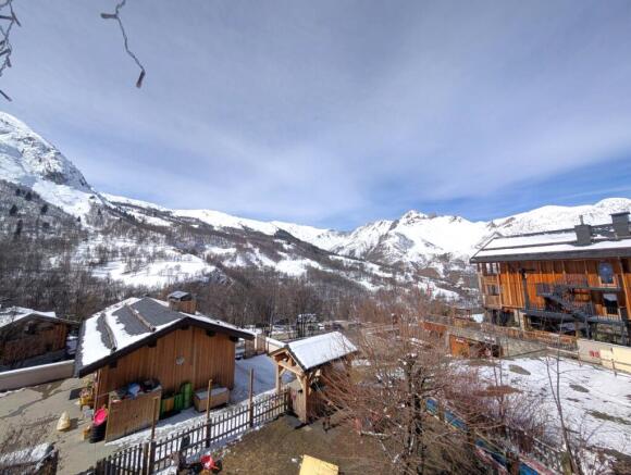 3 bedroom ski in and